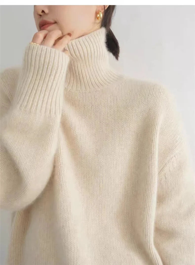 Beige Turtleneck Vintertröja