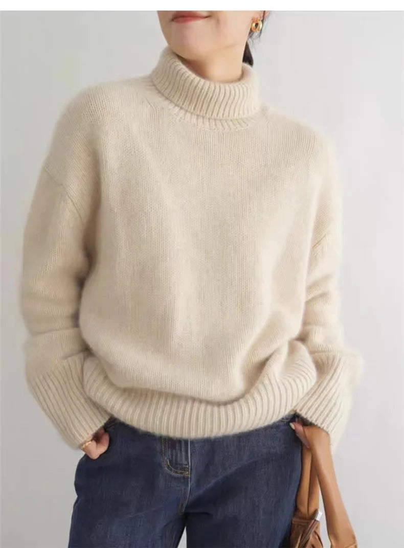 Beige Turtleneck Vintertröja