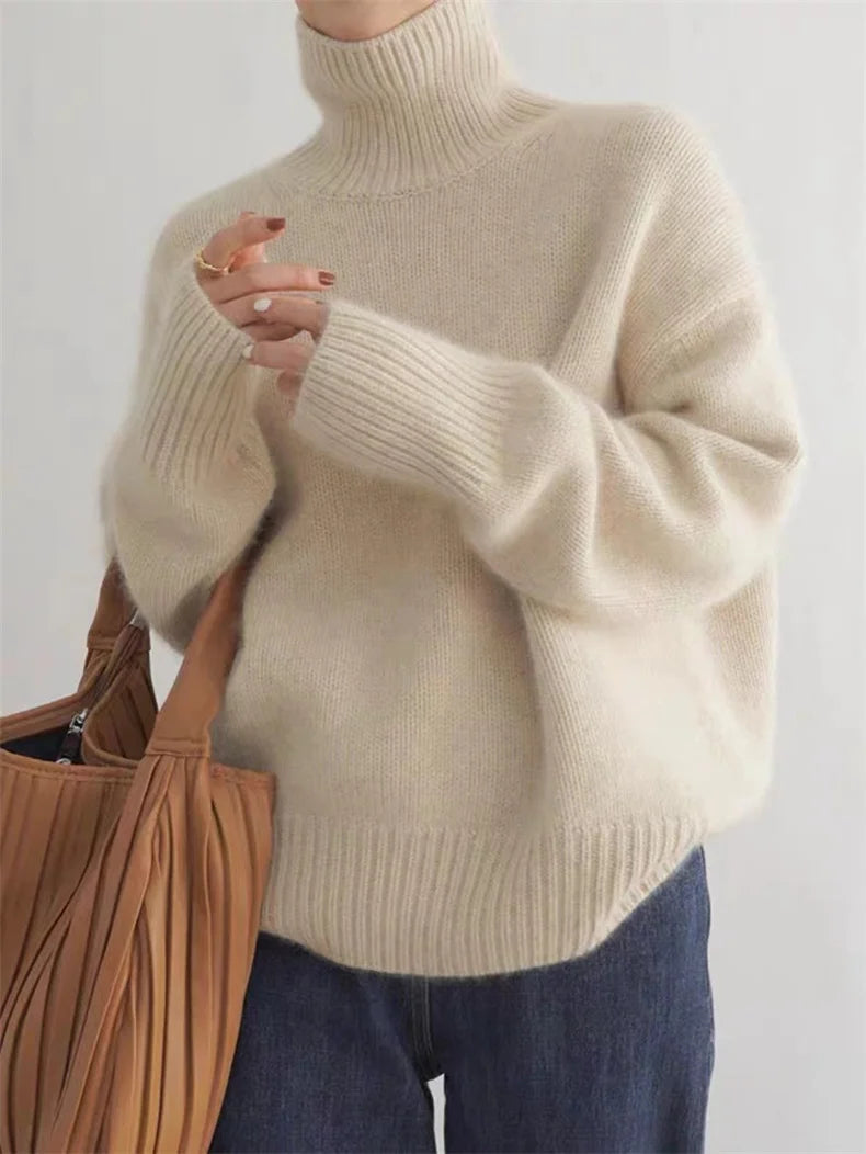 Beige Turtleneck Vintertröja